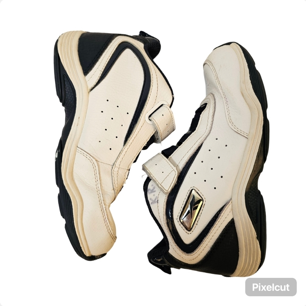 👍Reebok white and navy blue leather upper vintage kids sneakers size 13 US
